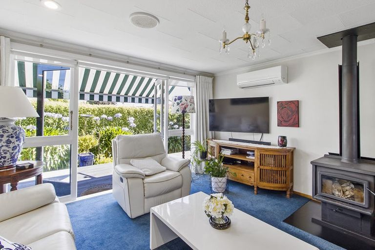 Photo of property in 12 Parsonage Road, Waimate, 7924