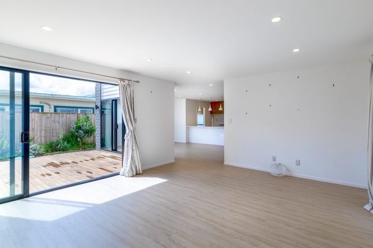 Photo of property in 46c Willerton Avenue, New Lynn, Auckland, 0600