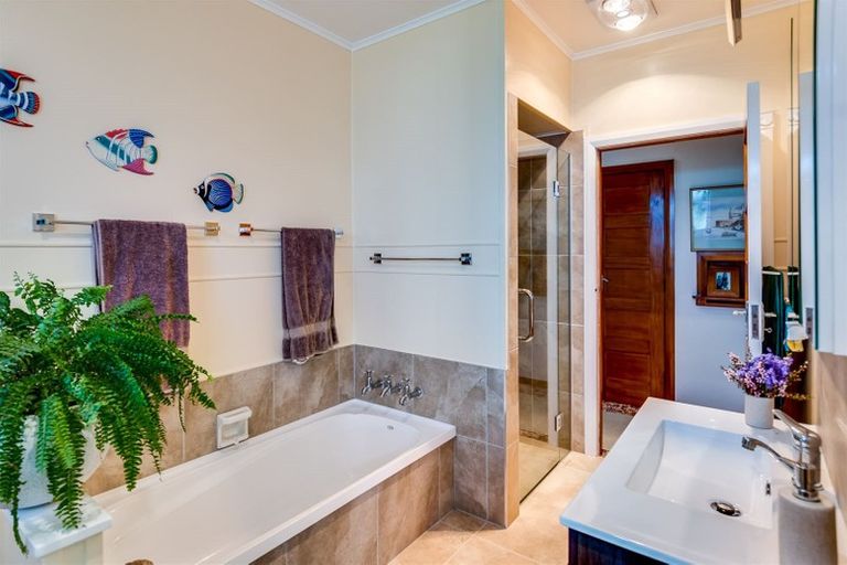 Photo of property in 213 Ellis Wallace Road, Eskdale, Napier, 4182