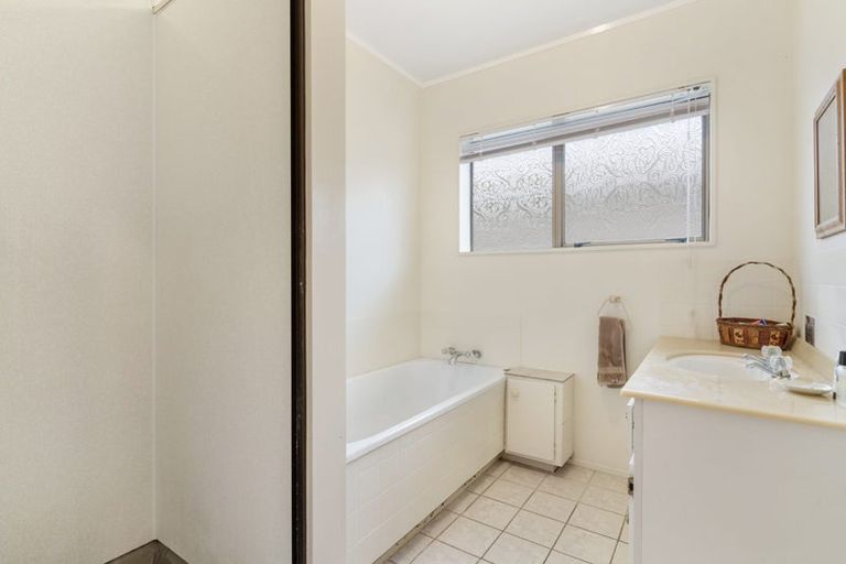 Photo of property in 2/3 Centreway Road, Orewa, 0931