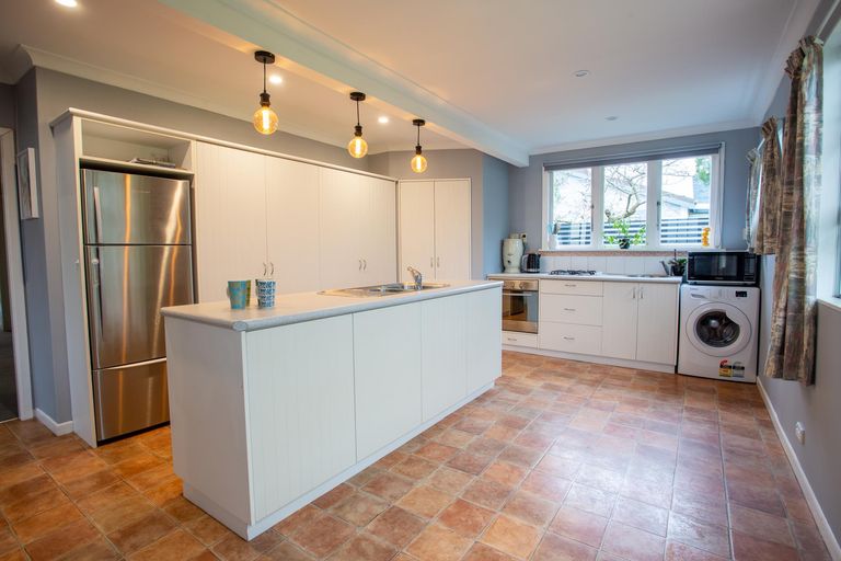 Photo of property in 6 Rhodes Street, Carterton, 5713