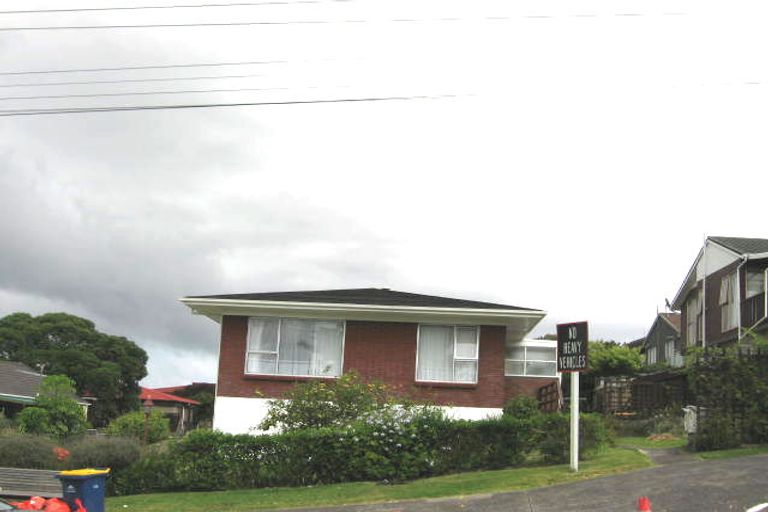 Photo of property in 1/18 East Coast Road, Milford, Auckland, 0620