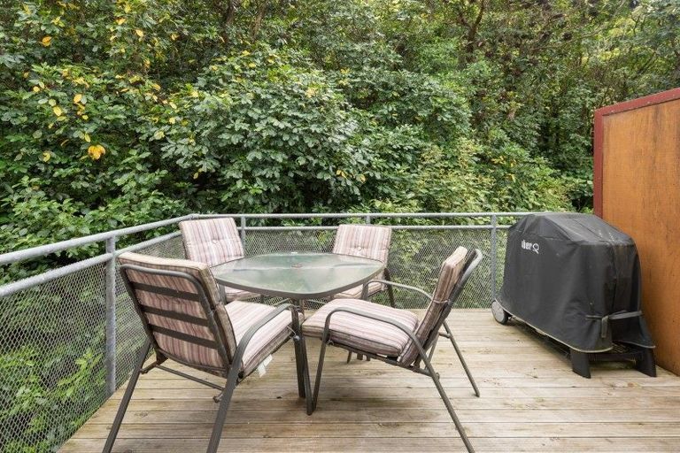 Photo of property in 15/2 Onslow Road, Khandallah, Wellington, 6035