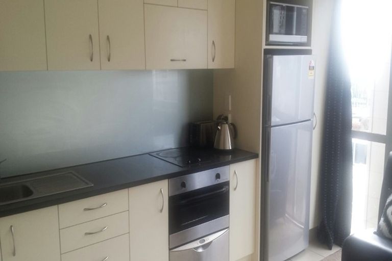 Photo of property in Harvard On Hobson Apartments, 8g/147 Hobson Street, Auckland Central, Auckland, 1010