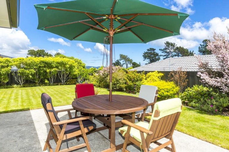 Photo of property in 34 Sunstone Crescent, Brown Owl, Upper Hutt, 5018