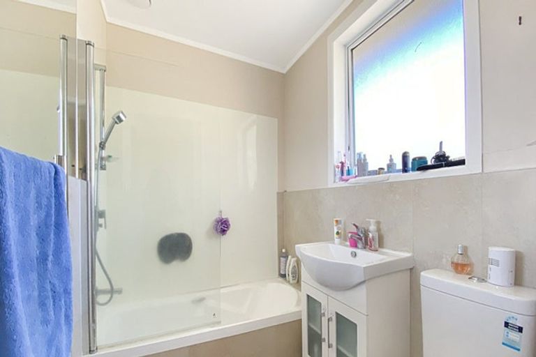 Photo of property in 27 Olive Crescent, Papatoetoe, Auckland, 2025