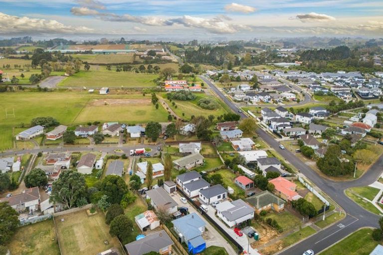 Photo of property in 44 Birdwood Road, Pukekohe, 2120