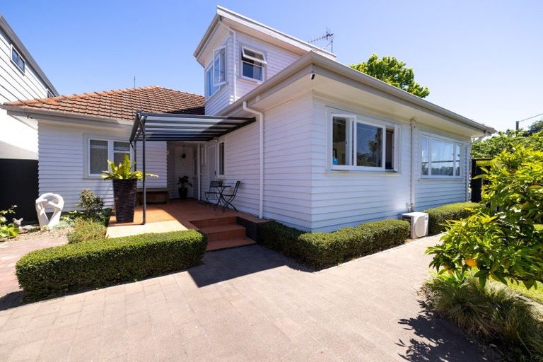 Photo of property in 1 Douglas Mclean Avenue, Marewa, Napier, 4110