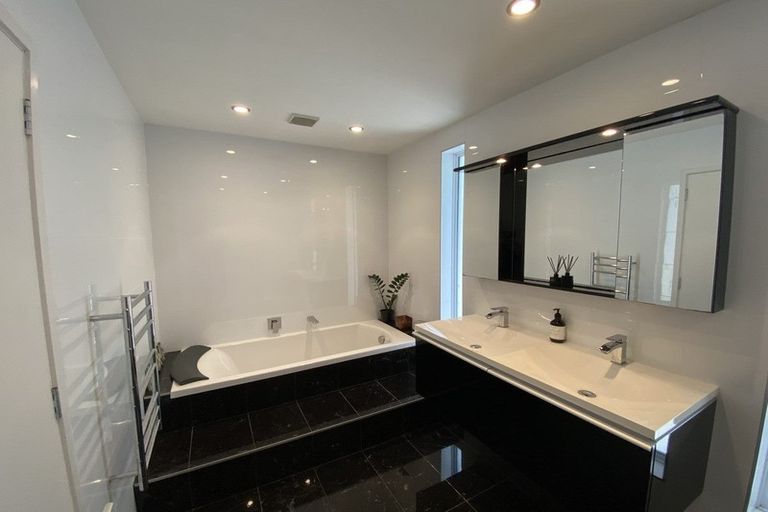 Photo of property in 21a Birdwood Avenue, Moturoa, New Plymouth, 4310