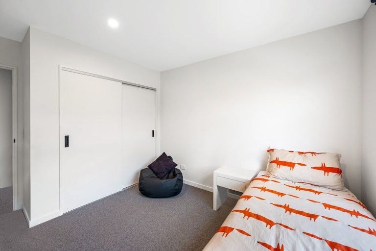 Photo of property in 2 Mcneil Crescent, Wanaka, 9305