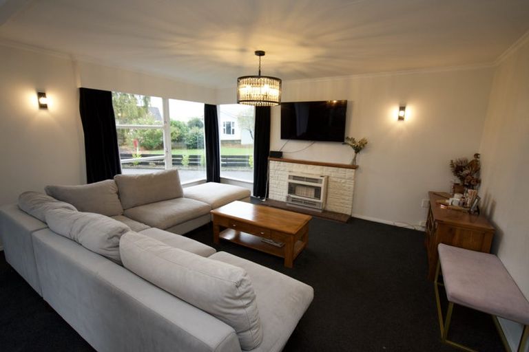 Photo of property in 9 Waterford Place, Westbrook, Palmerston North, 4412