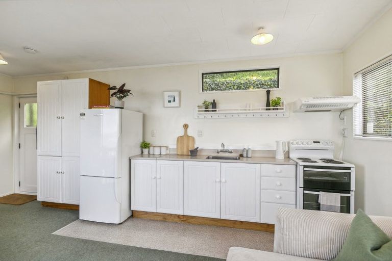 Photo of property in 2/15 Sutherland Crescent, Melrose, Wellington, 6023