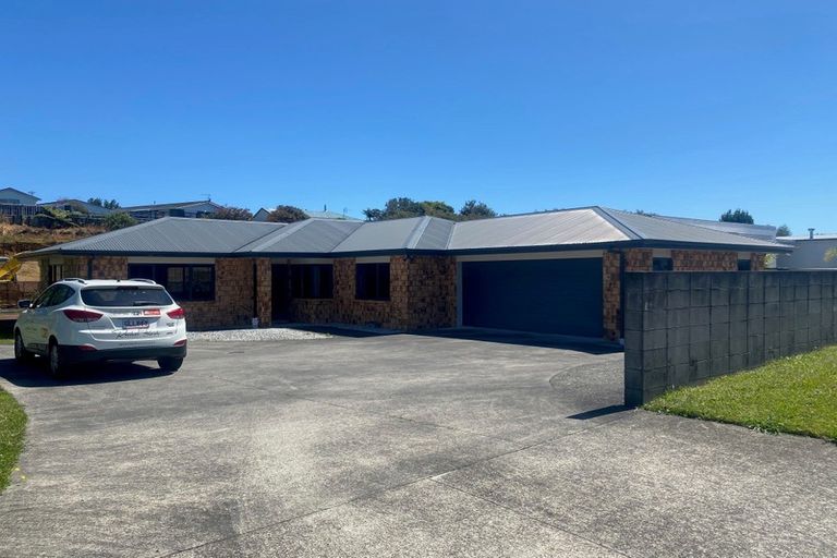 Photo of property in 5 Montrose Place, Highlands Park, New Plymouth, 4312