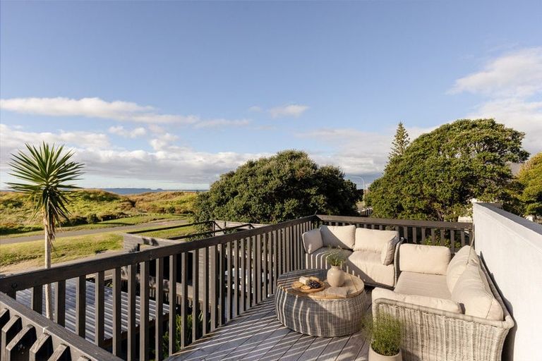 Photo of property in 728 Papamoa Beach Road, Papamoa Beach, Papamoa, 3118