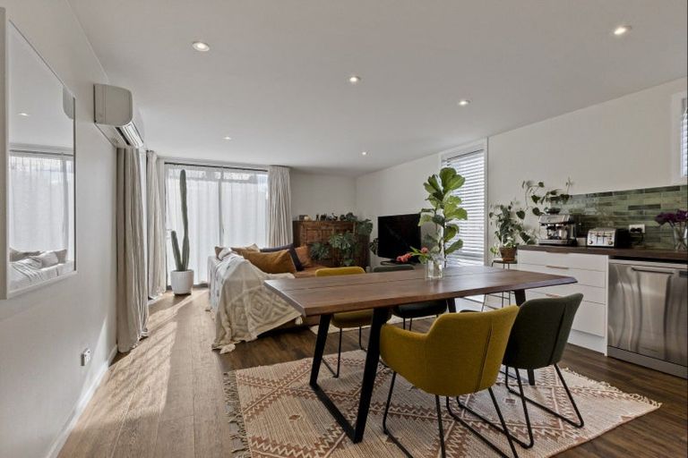 Photo of property in 33 Dewar Street, Lake Hayes, Queenstown, 9304