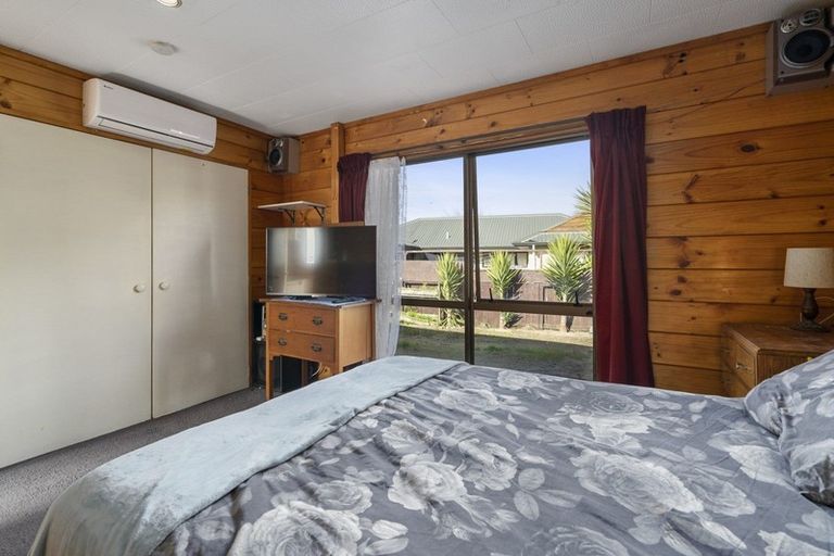 Photo of property in 134 John F Kennedy Drive, Milson, Palmerston North, 4414