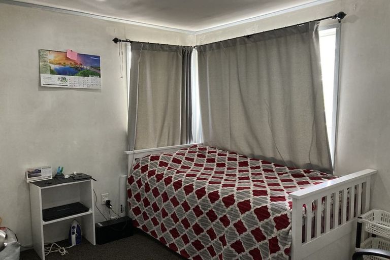 Photo of property in 35 Zita Maria Drive, Massey, Auckland, 0614