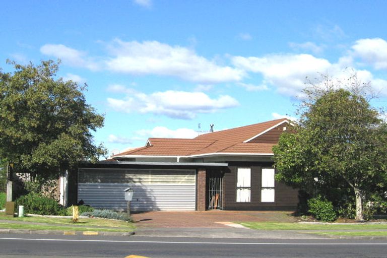 Photo of property in 6 Whitford Road, Howick, Auckland, 2014