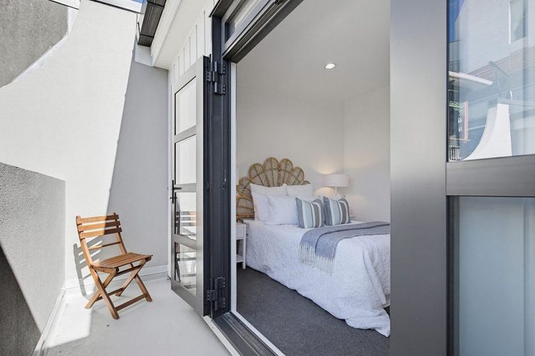 Photo of property in Mendosa Terraces Apartments, 14/9 Ebor Street, Te Aro, Wellington, 6011