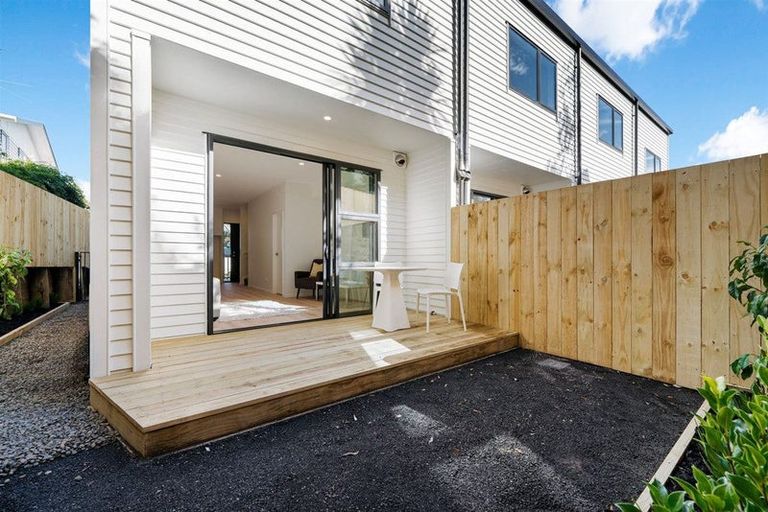 Photo of property in 3/22 Takapu Street, Henderson, Auckland, 0612