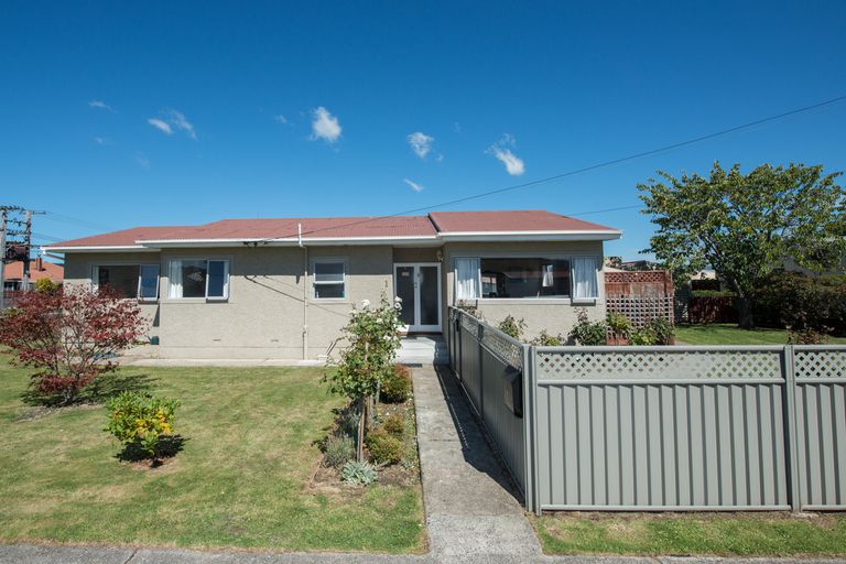 Photo of property in 1 Dunbar Place, Mosgiel, 9024
