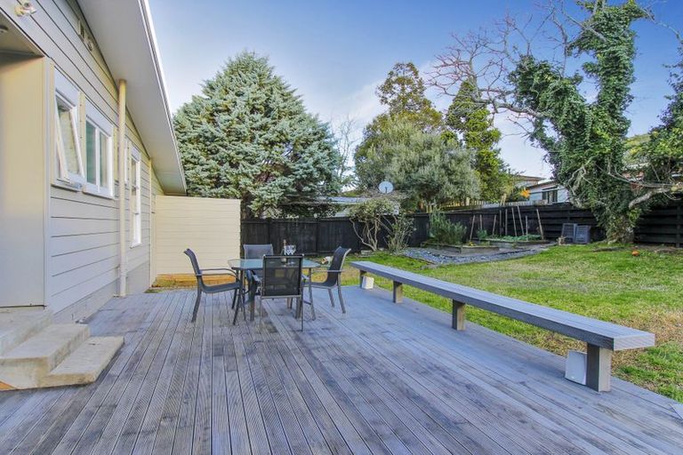 Photo of property in 11 Allington Road, Massey, Auckland, 0614