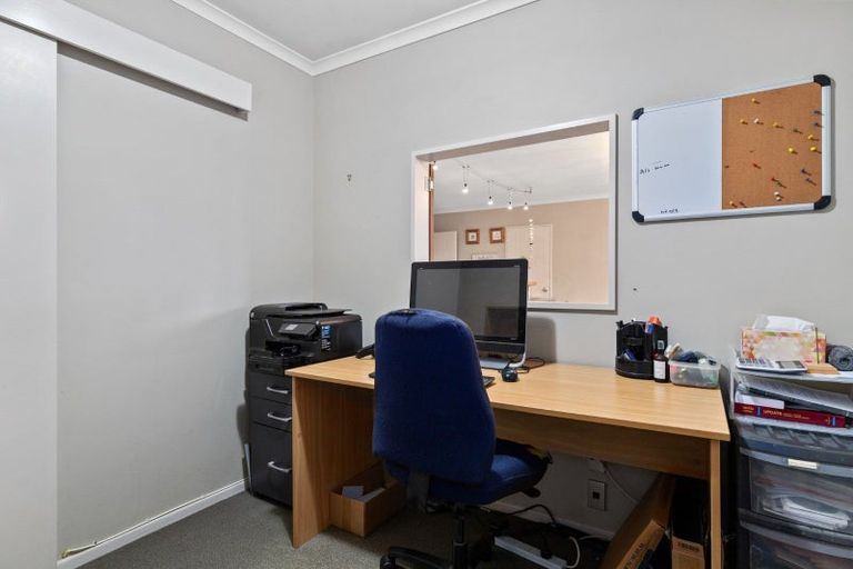 Photo of property in 12 Parkwood Place, Huntington, Hamilton, 3210