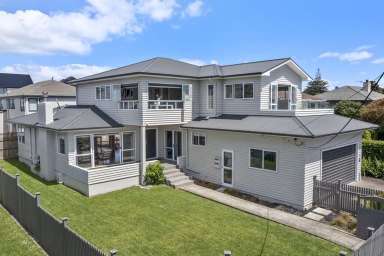 Photo of property in 65 Seacliffe Avenue, Belmont, Auckland, 0622