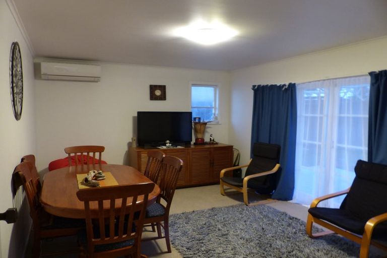 Photo of property in 1/160 Forrest Hill Road, Forrest Hill, Auckland, 0620