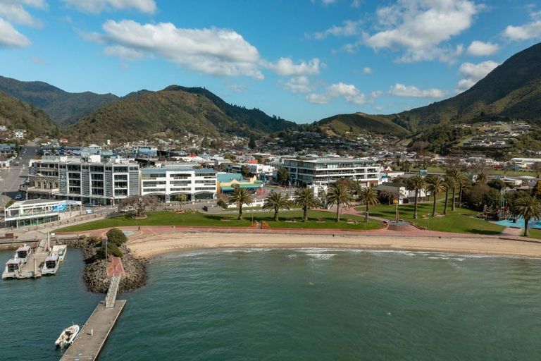 Photo of property in Oxleys Rock Apartments, 204/6 London Quay, Picton, 7220