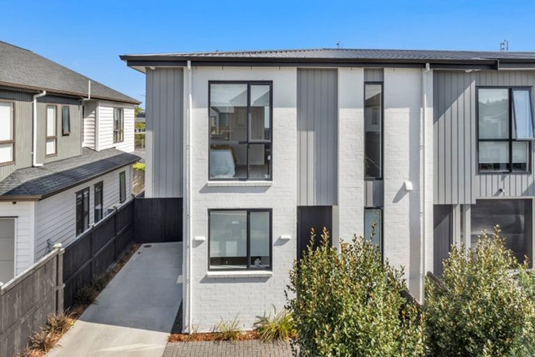 Photo of property in 2a Treloar Crescent, Hobsonville, Auckland, 0616