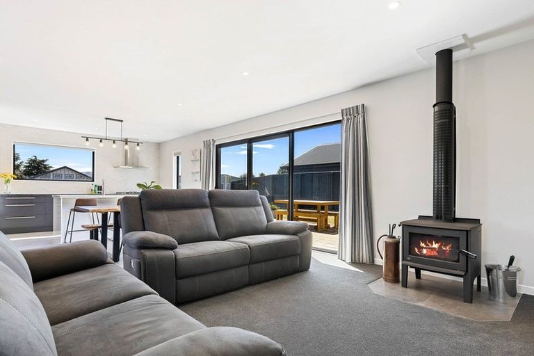 Photo of property in 24 Wineberry Avenue, Amberley, 7410