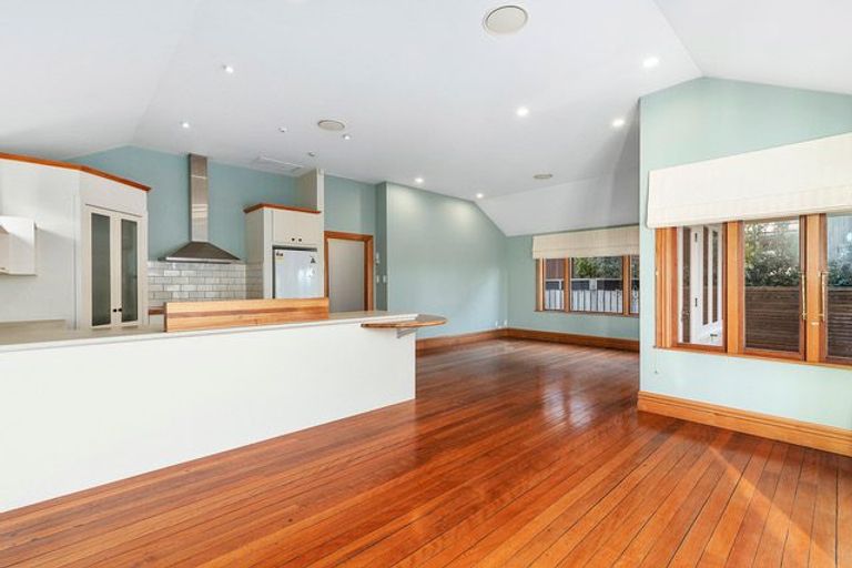 Photo of property in 23 Inglis Street, Seatoun, Wellington, 6022