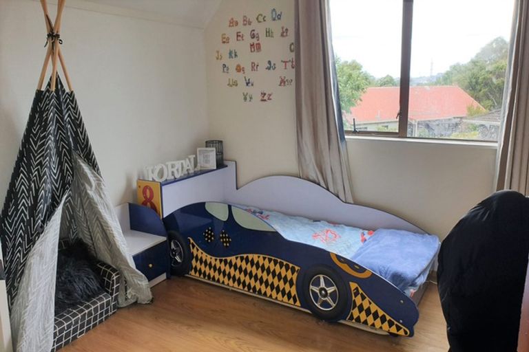 Photo of property in 1/8 Greenstone Place, Clover Park, Auckland, 2019