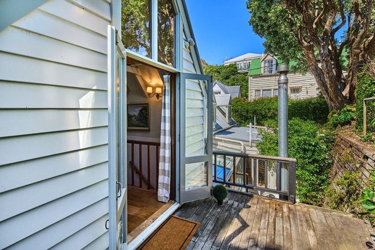 Photo of property in 28 Ascot Street, Thorndon, Wellington, 6011