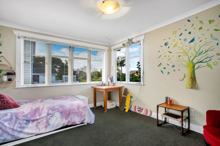 Photo of property in 63 Dignan Street, Point Chevalier, Auckland, 1022
