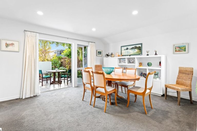 Photo of property in 18a Sylvan Park Avenue, Milford, Auckland, 0620