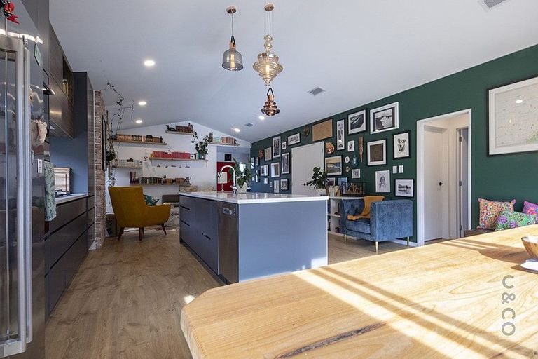 Photo of property in 83 Vinistra Road, Kumeu, 0810