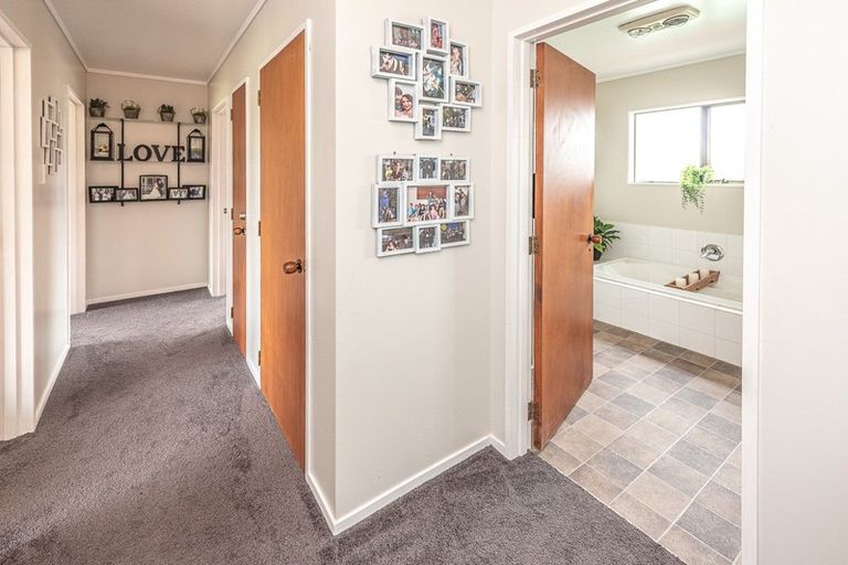 Photo of property in 20 Pukepapa Road, Marton, 4710