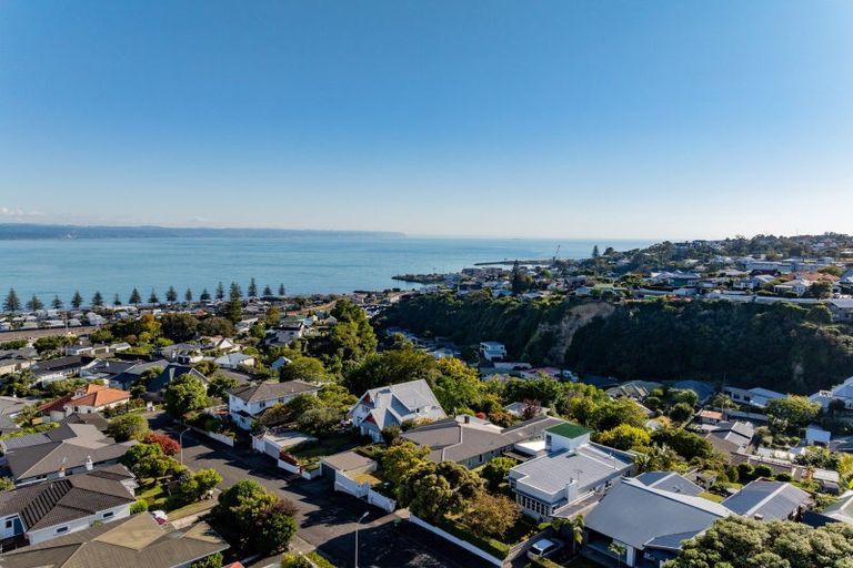 Photo of property in 11 Coleman Terrace, Hospital Hill, Napier, 4110