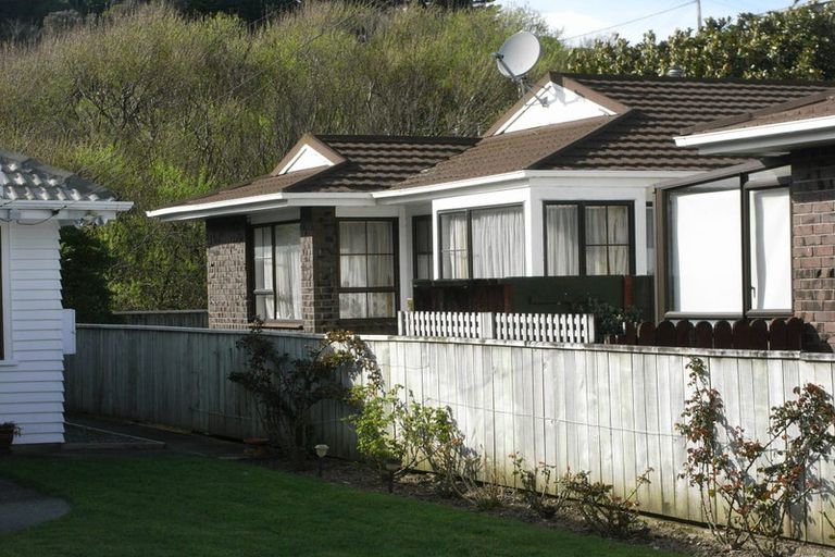 Photo of property in 30 Oxford Street, Tawa, Wellington, 5028