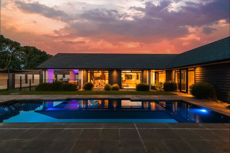 Photo of property in 10 Brighton Grove, Newstead, Hamilton, 3286