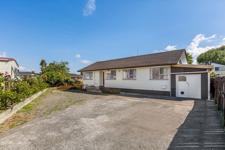 Photo of property in 12 Avro Place, Mangere, Auckland, 2022