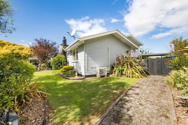 Photo of property in 11 Catlins Crescent, Milson, Palmerston North, 4414