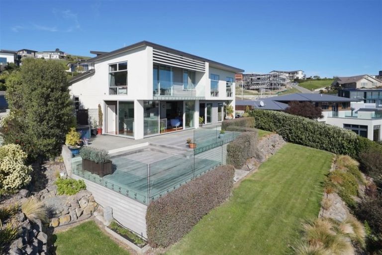 Photo of property in 5 Peregrine Close, Mount Pleasant, Christchurch, 8081