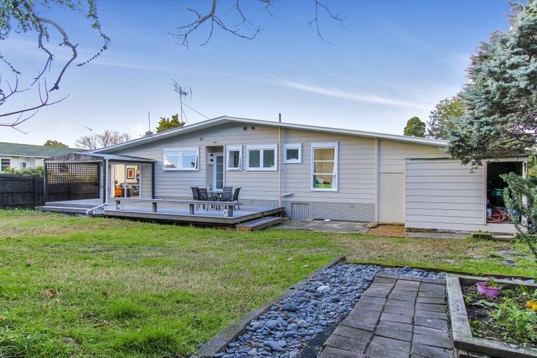 Photo of property in 11 Allington Road, Massey, Auckland, 0614