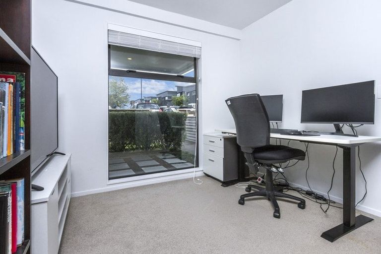 Photo of property in 1 Carder Court, Hobsonville, Auckland, 0618