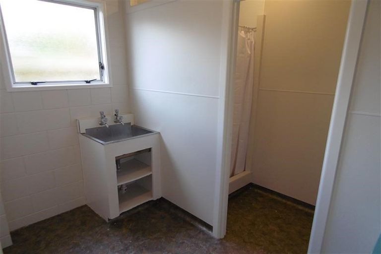 Photo of property in 10d Govett Avenue, Frankleigh Park, New Plymouth, 4310