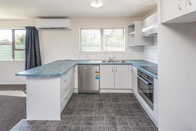 Photo of property in 90a Hinau Street, Castlecliff, Whanganui, 4501