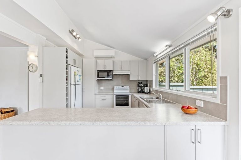 Photo of property in 1082 Sandspit Road, Sandspit, Warkworth, 0982